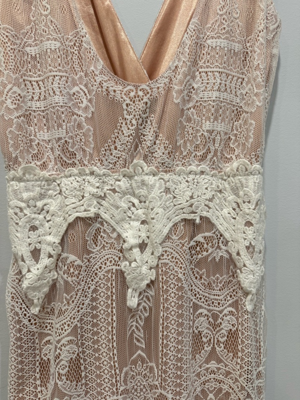 Lace Overlay Maxi Dress in Blush and Ivory - Picture 7 of 9